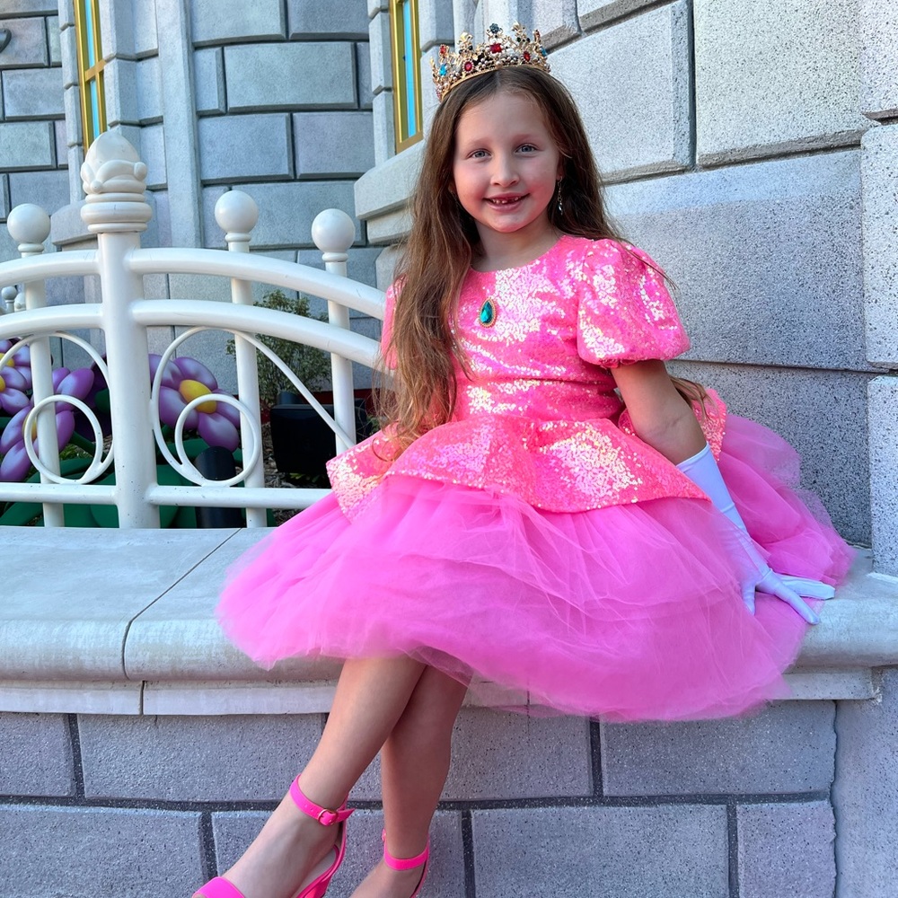 Princess peach dress size 7 girls